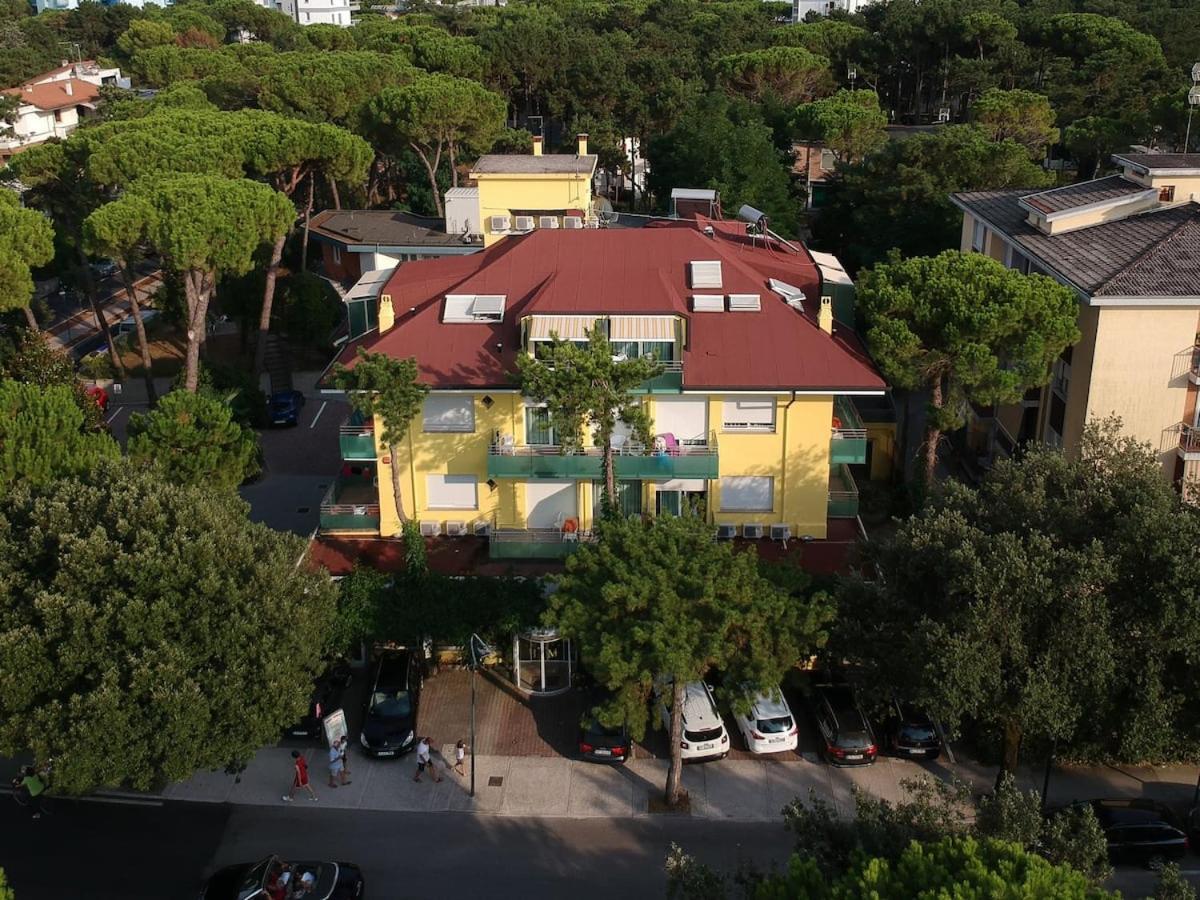 Villa Lucilla Lignano Sabbiadoro Buitenkant foto