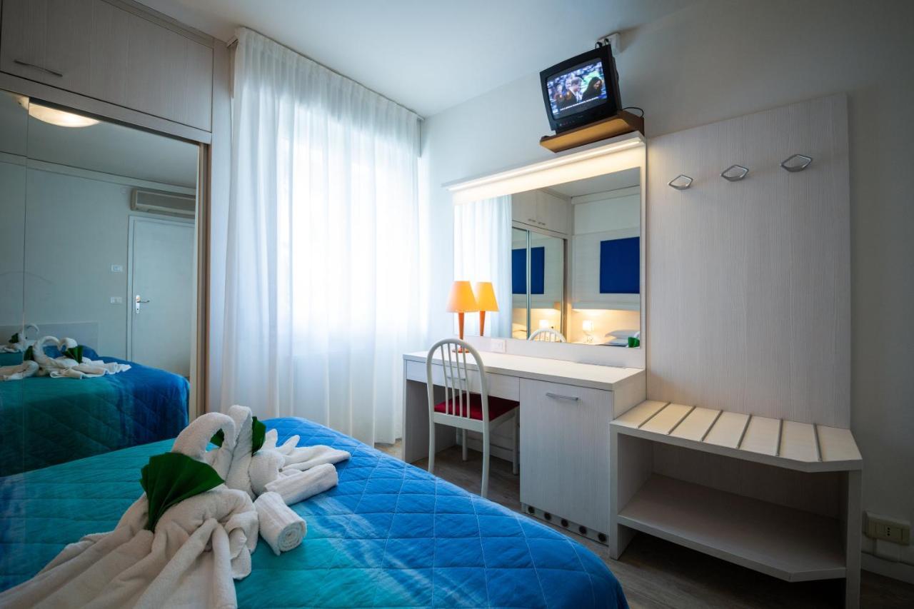 Villa Lucilla Lignano Sabbiadoro Buitenkant foto