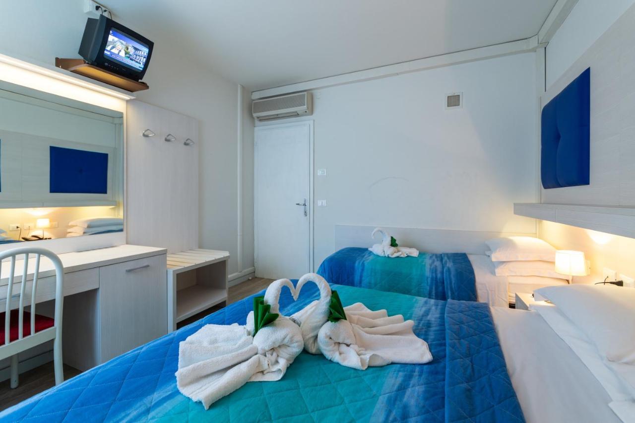 Villa Lucilla Lignano Sabbiadoro Buitenkant foto