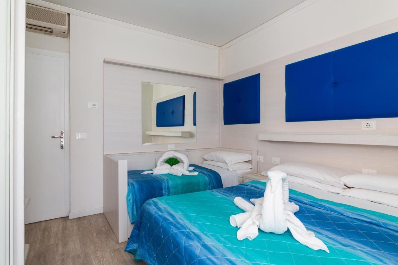 Villa Lucilla Lignano Sabbiadoro Buitenkant foto