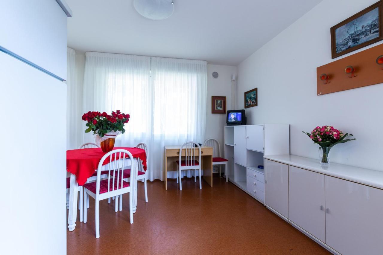 Villa Lucilla Lignano Sabbiadoro Buitenkant foto