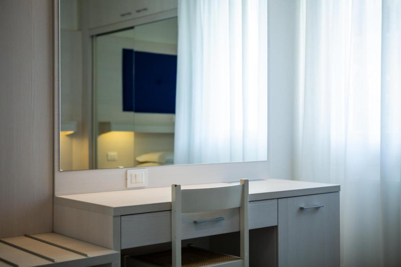 Villa Lucilla Lignano Sabbiadoro Buitenkant foto