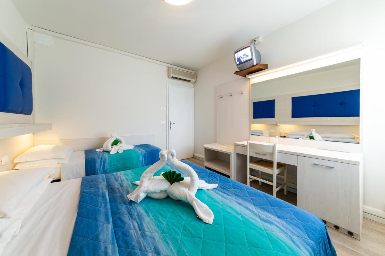 Villa Lucilla Lignano Sabbiadoro Buitenkant foto